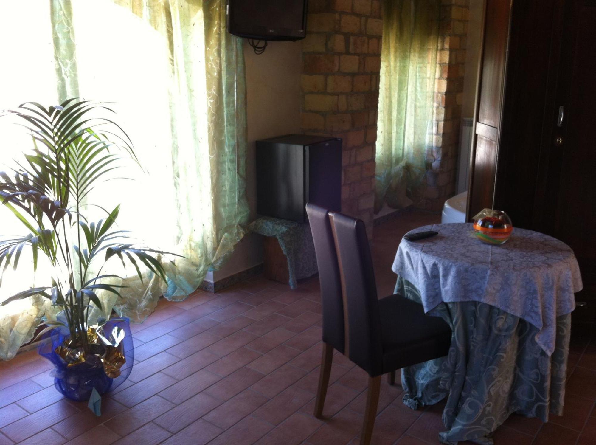 Hotel Il Feudo Dei Pierleoni Celano Zimmer foto